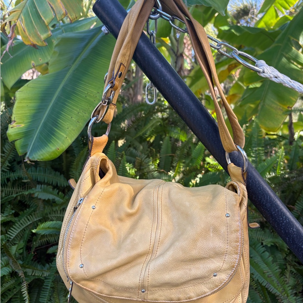 Stylish Tan Leather Shoulder Bag